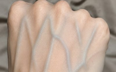 ¿Por qué se me notan tanto las venas de las manos? Razones comunes y qué puedes hacer al respecto.