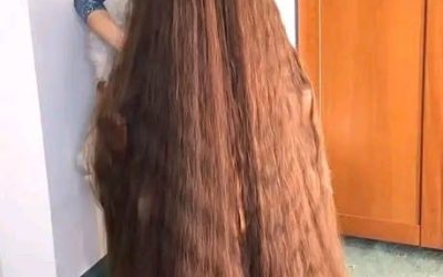 A pesar de las repetidas peticiones de su marido, esta mujer no se ha cortado el pelo en 25 años.