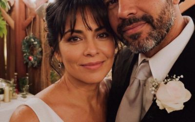 Me casé con el mejor amigo de mi difunto esposo – Pero en nuestra noche de bodas me dijo: “Hay algo en la caja fuerte que necesitas leer”
