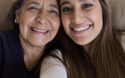 Toda mi vida, mi madre y yo vivimos solas — pero después de que ella falleciera, recibí una carta que decía: “Tu madre te mintió. Ella no es quien decía ser”