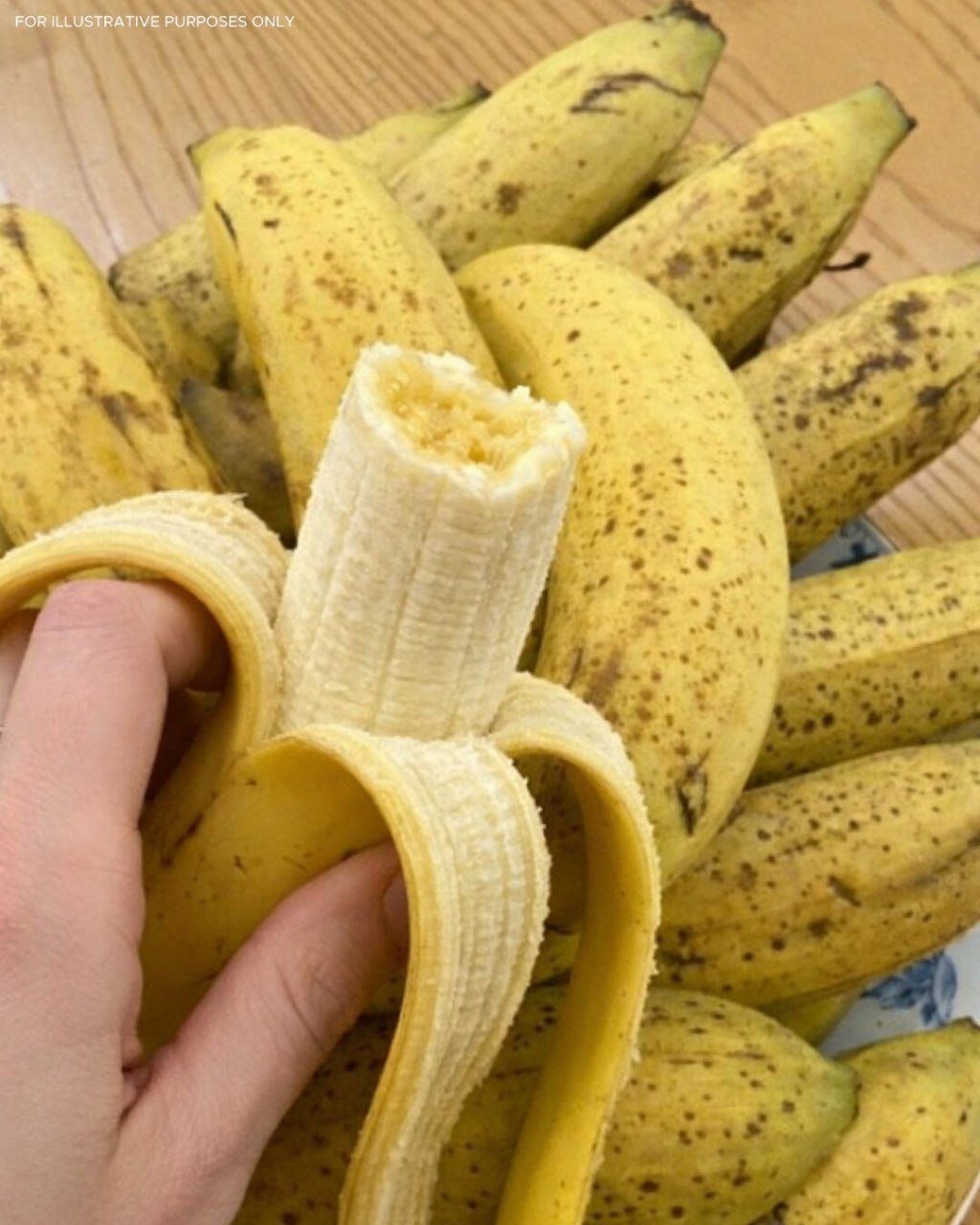 Si tienes más de 50 años, comer un plátano al día podría ser una forma sencilla (y dulce) de cuidar tu salud.