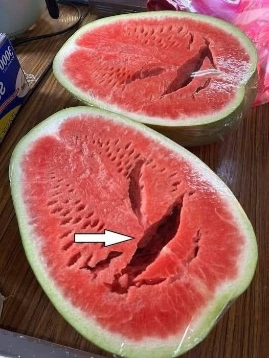 ¿Cortaste una sandía y viste grietas? ¡Deja de comerla inmediatamente! Esto es lo que realmente significa.