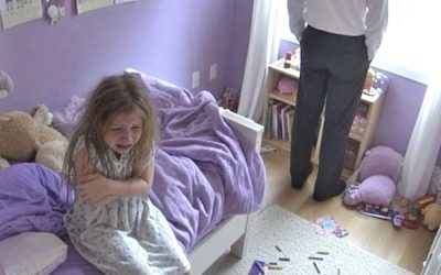 “911, ¿qué está pasando ahí, cariño?”, preguntó, bajando la voz hasta casi susurrar.